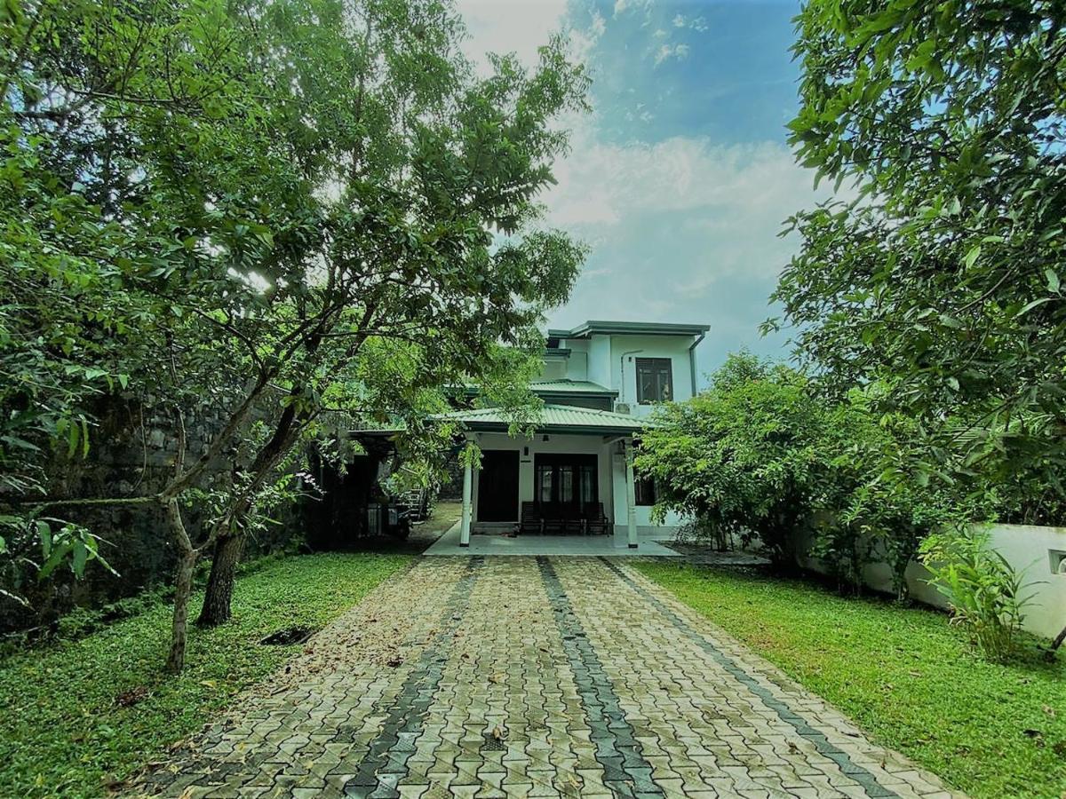 Villa Senan - 2 Apartments - Mirissa Exterior foto